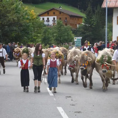 بيت ضيافة Alpenperle