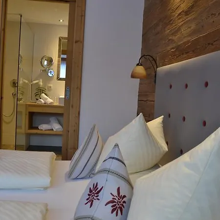 Alpenperle ゲストハウス ホルツガウ