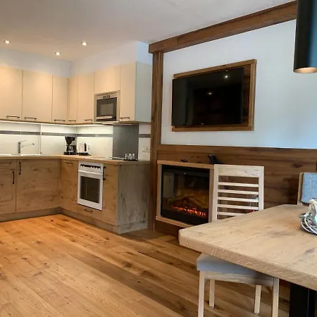 ゲストハウス Alpenperle ホルツガウ