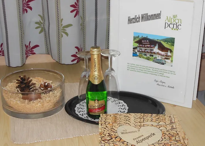 Alpenperle Konukevi Holzgau