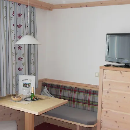 Alpenperle Πανσιόν Holzgau